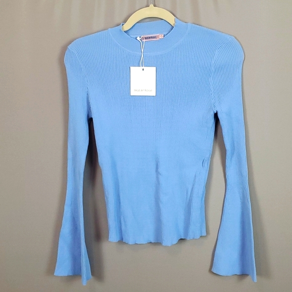 Skylar Rose Mock Turtle Neck with Bell Sleeves Top  Size S - Picture 1 of 5